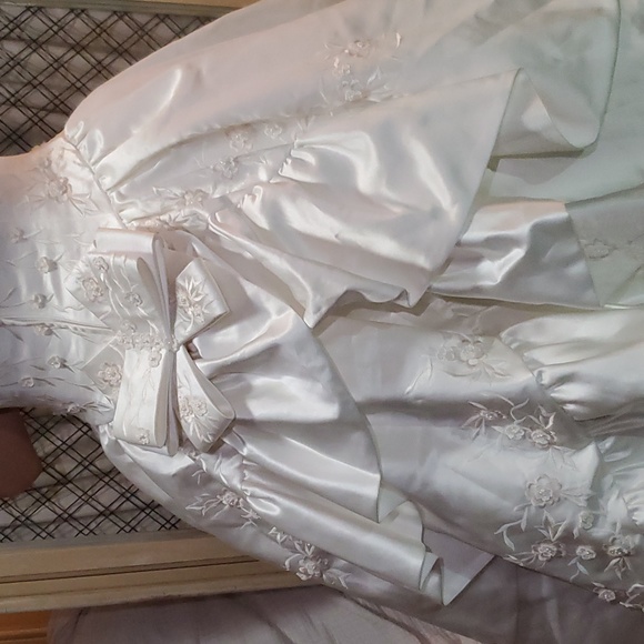 Vintage Off the shoulders Spanish Style Wedding dress - Picture 8 of 17